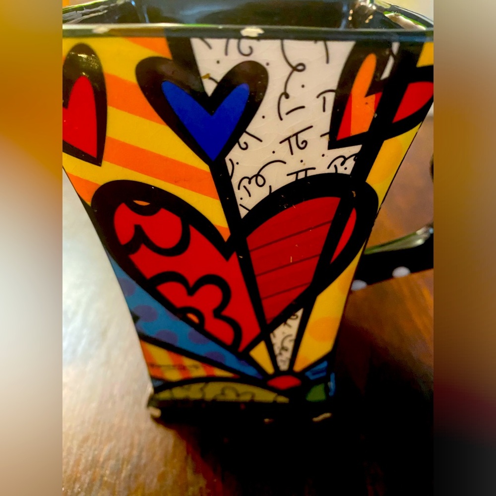 ROMERO BRITTO 2008
GIFTCRAFT SQUARE MUG A NEW DAY HEARTS BOLD & BRIGHT
